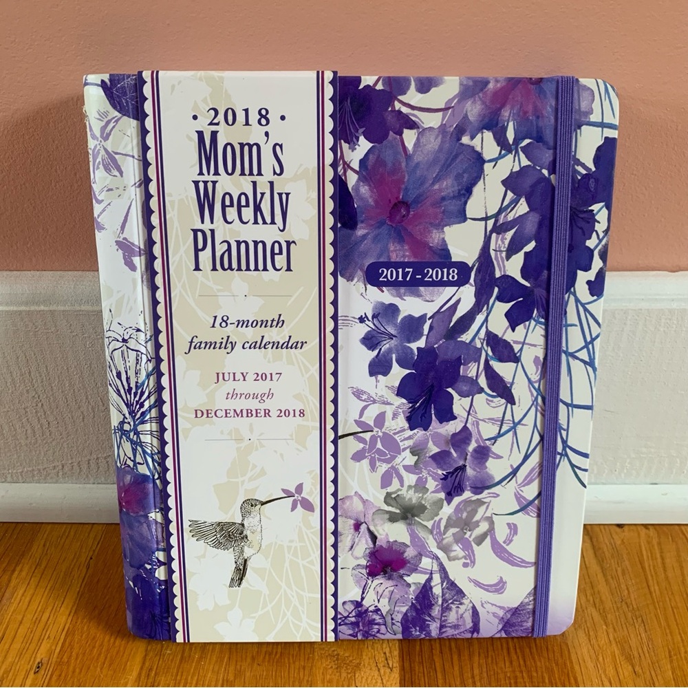 Mom's Weekly Planner Schedule Calendar or Notebook